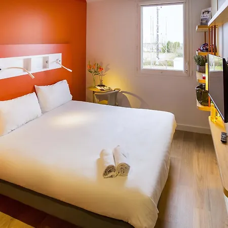 Hotel Ibis Budget Beauvais Aeroport