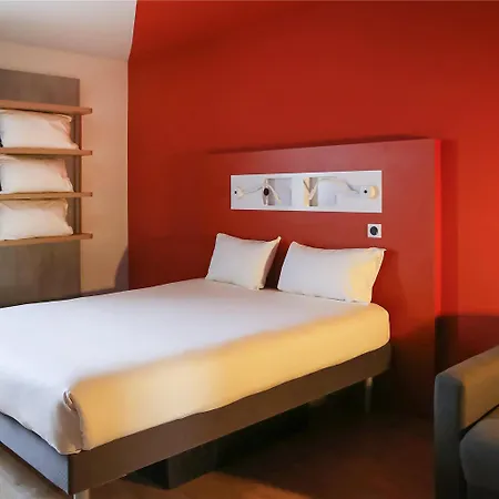 Hotel Ibis Budget Beauvais Aeroport