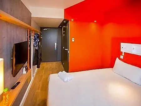 Ibis Budget Beauvais Aeroport Hotel