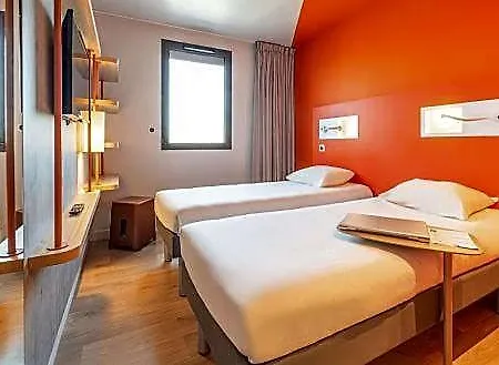 Hotel Ibis Budget Beauvais Aeroport