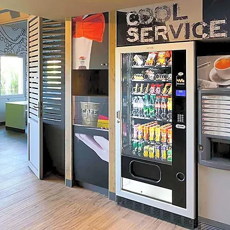 Hotel Ibis Budget Beauvais Aeroport